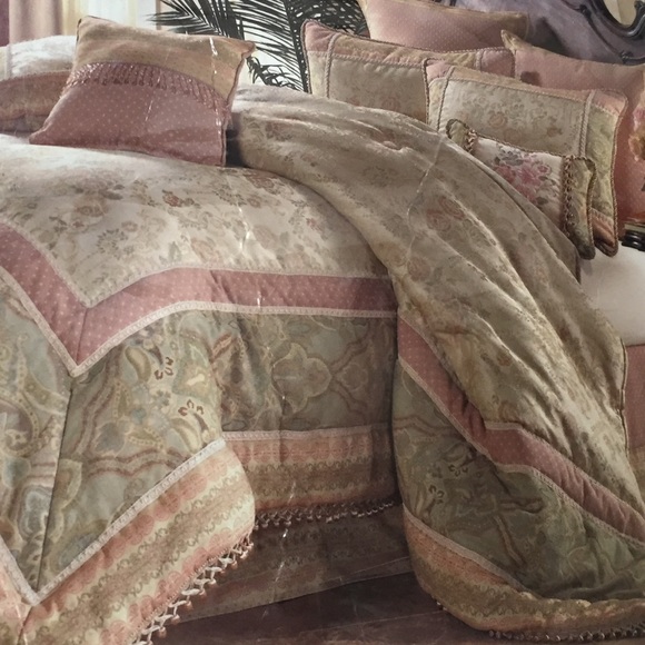 Home Collection Bedding Home Collection Pieced Jacquard Comforter